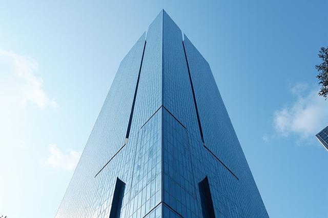 Bangunan moden dengan seni bina unik